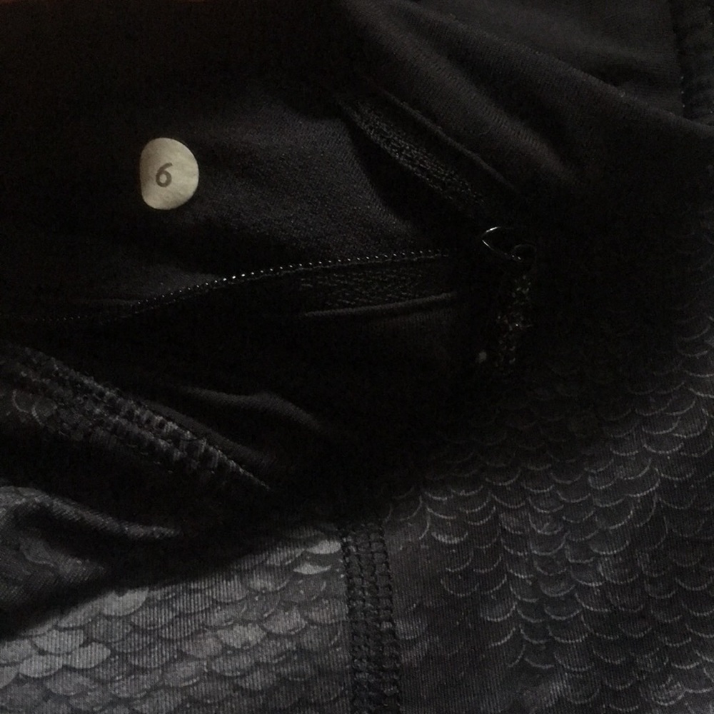 Lululemon run inspire crop size 6 - Picture 6 of 6